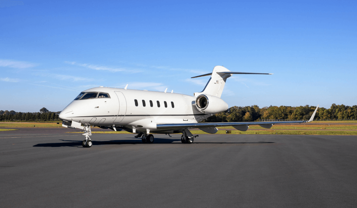 10 Passenger Super-Mid Jet | Challenger 300 | Chantilly Air Fleet